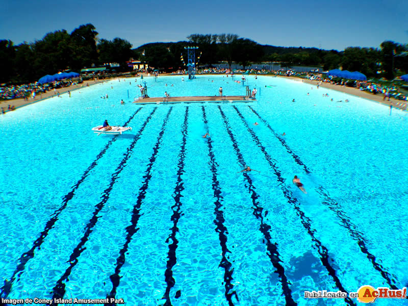 largest outdoor pool