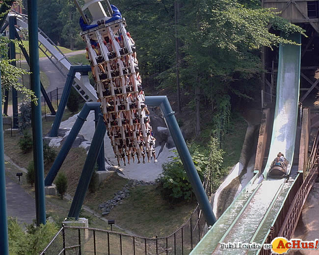 Le Scoot flume ride